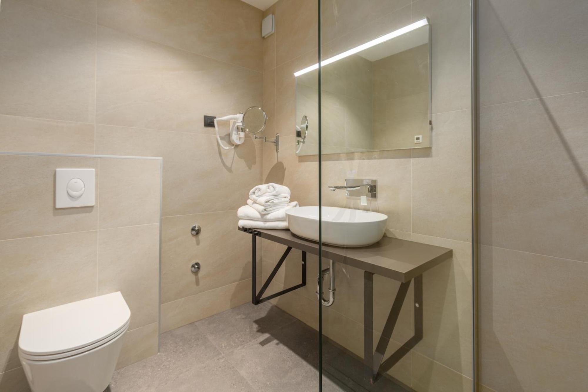 Hotel Squero Ровинь Экстерьер фото