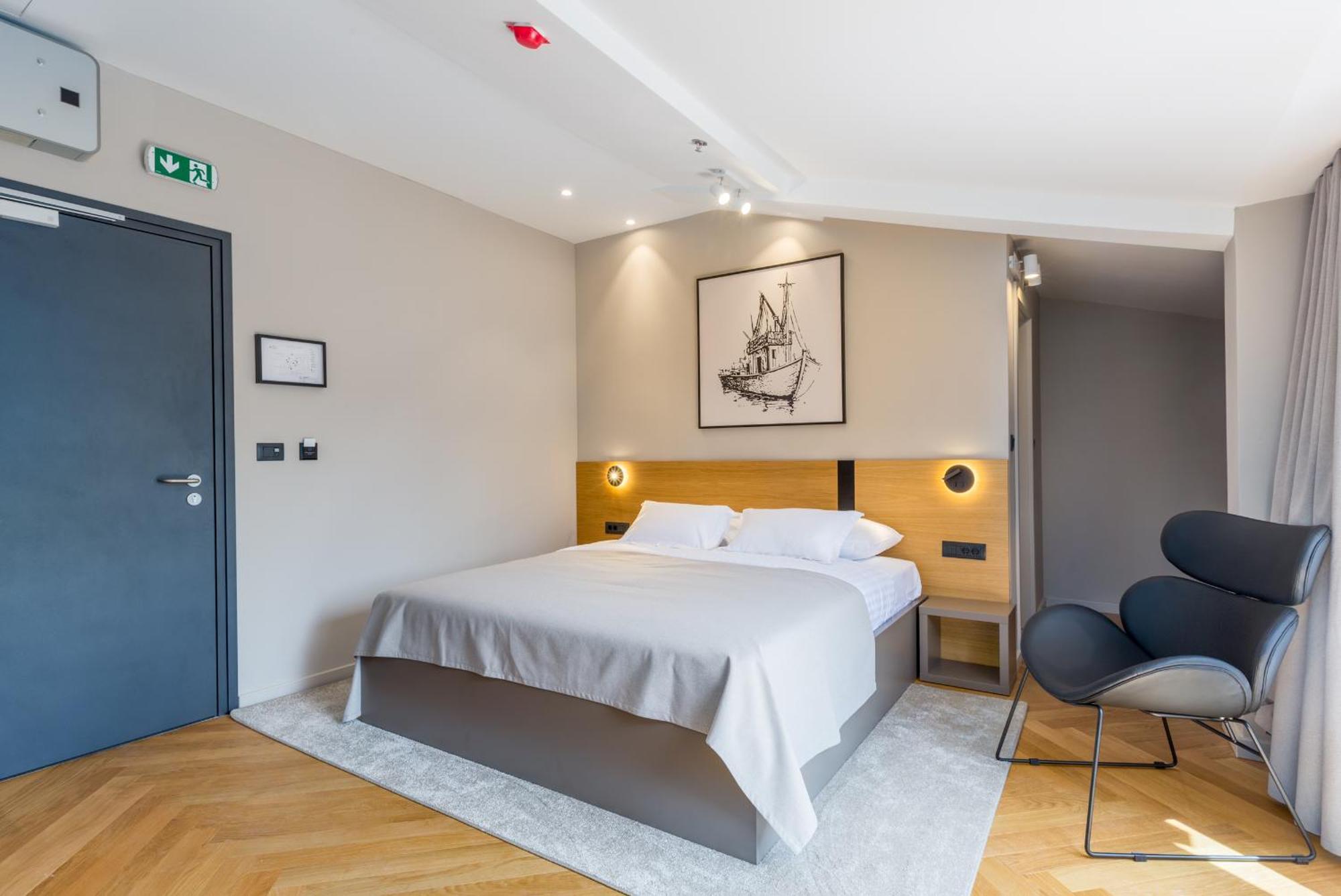 Hotel Squero Ровинь Экстерьер фото