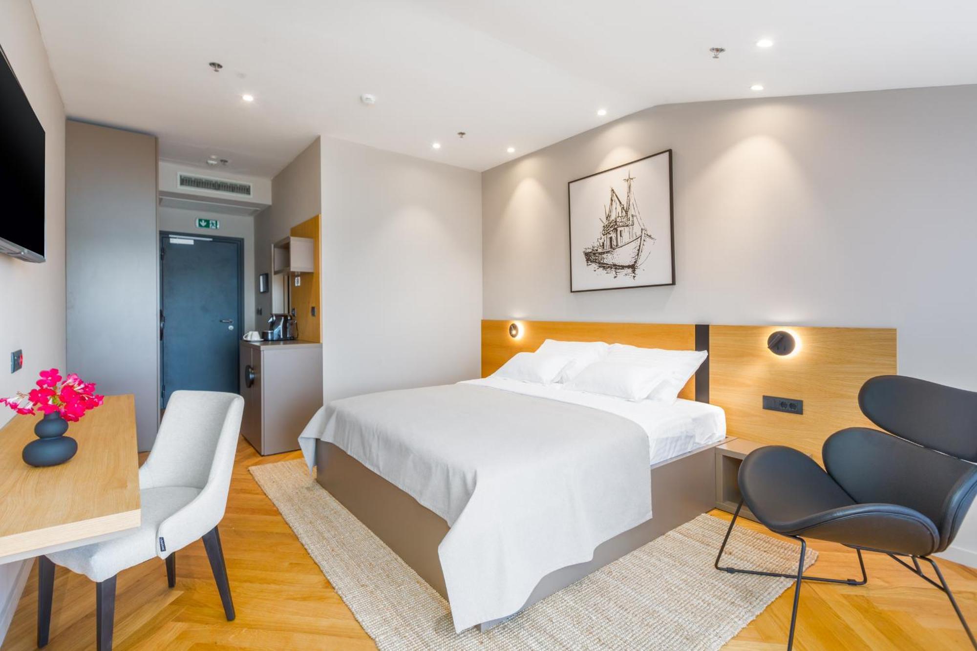 Hotel Squero Ровинь Экстерьер фото