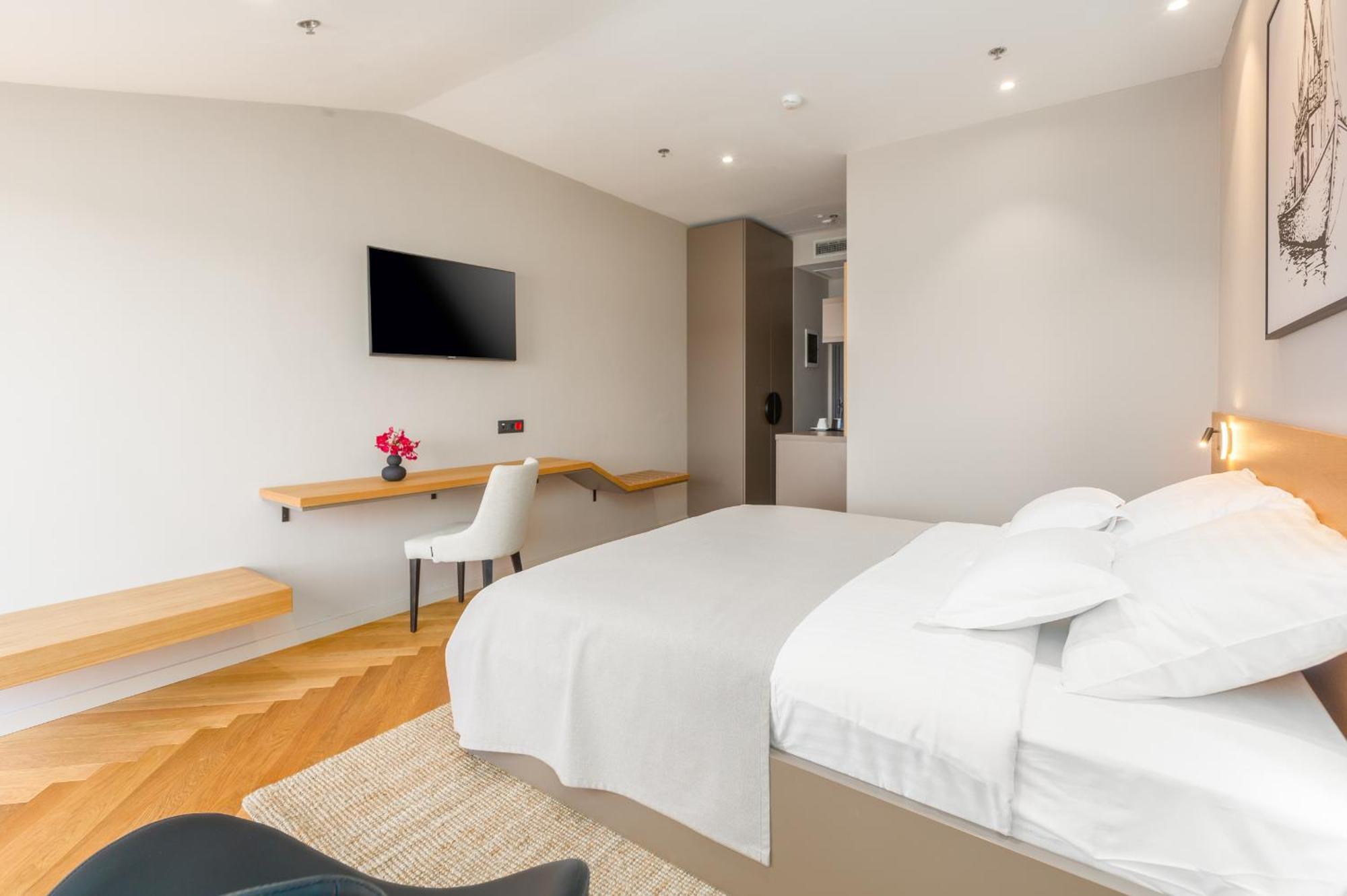 Hotel Squero Ровинь Экстерьер фото