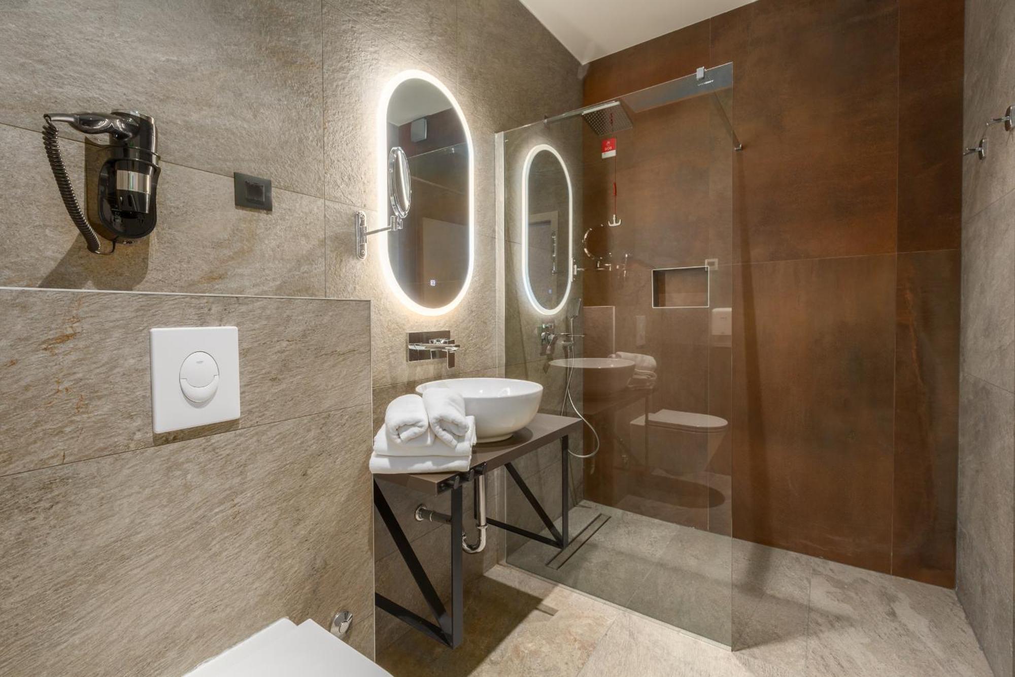 Hotel Squero Ровинь Экстерьер фото