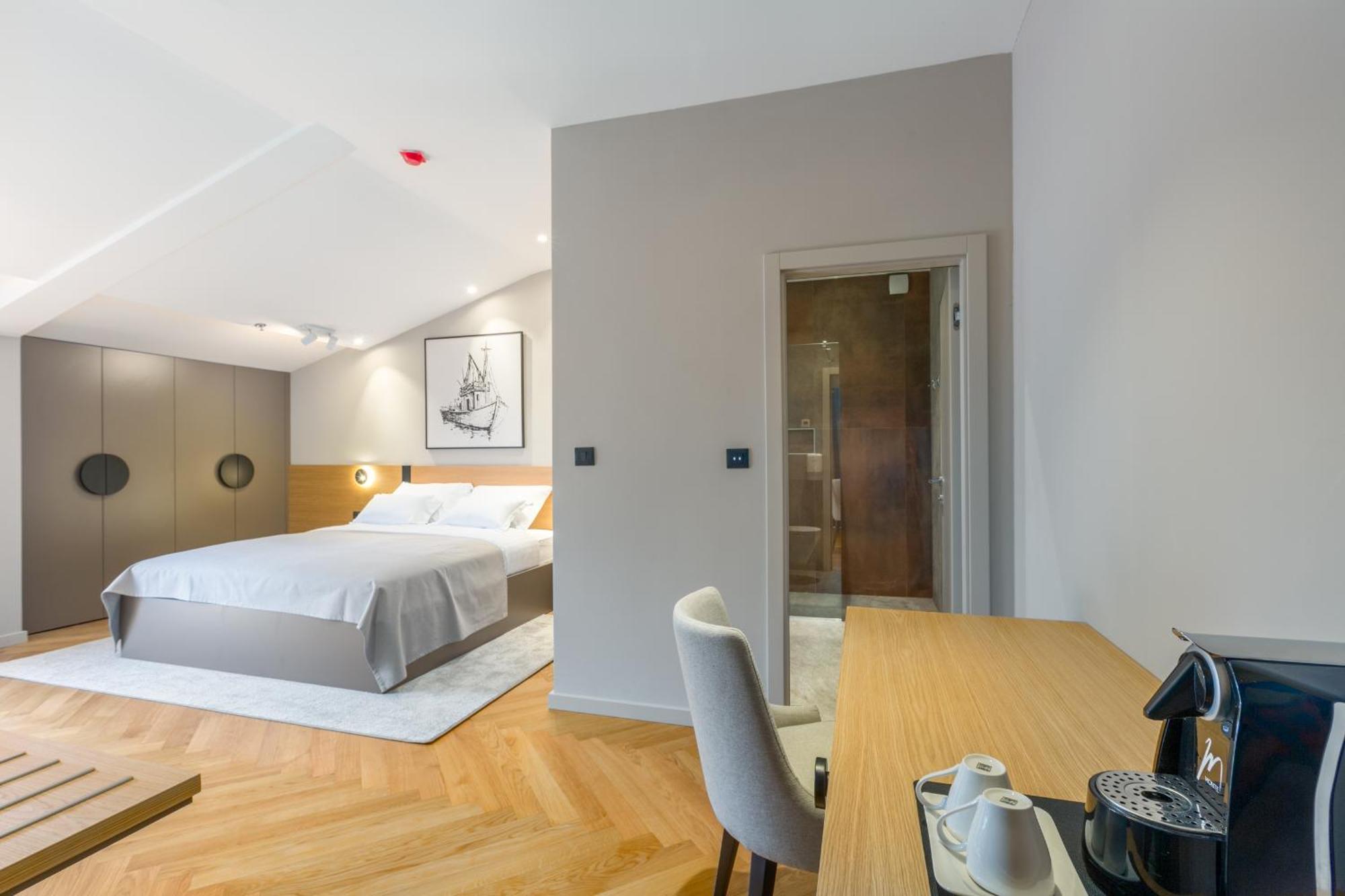 Hotel Squero Ровинь Экстерьер фото